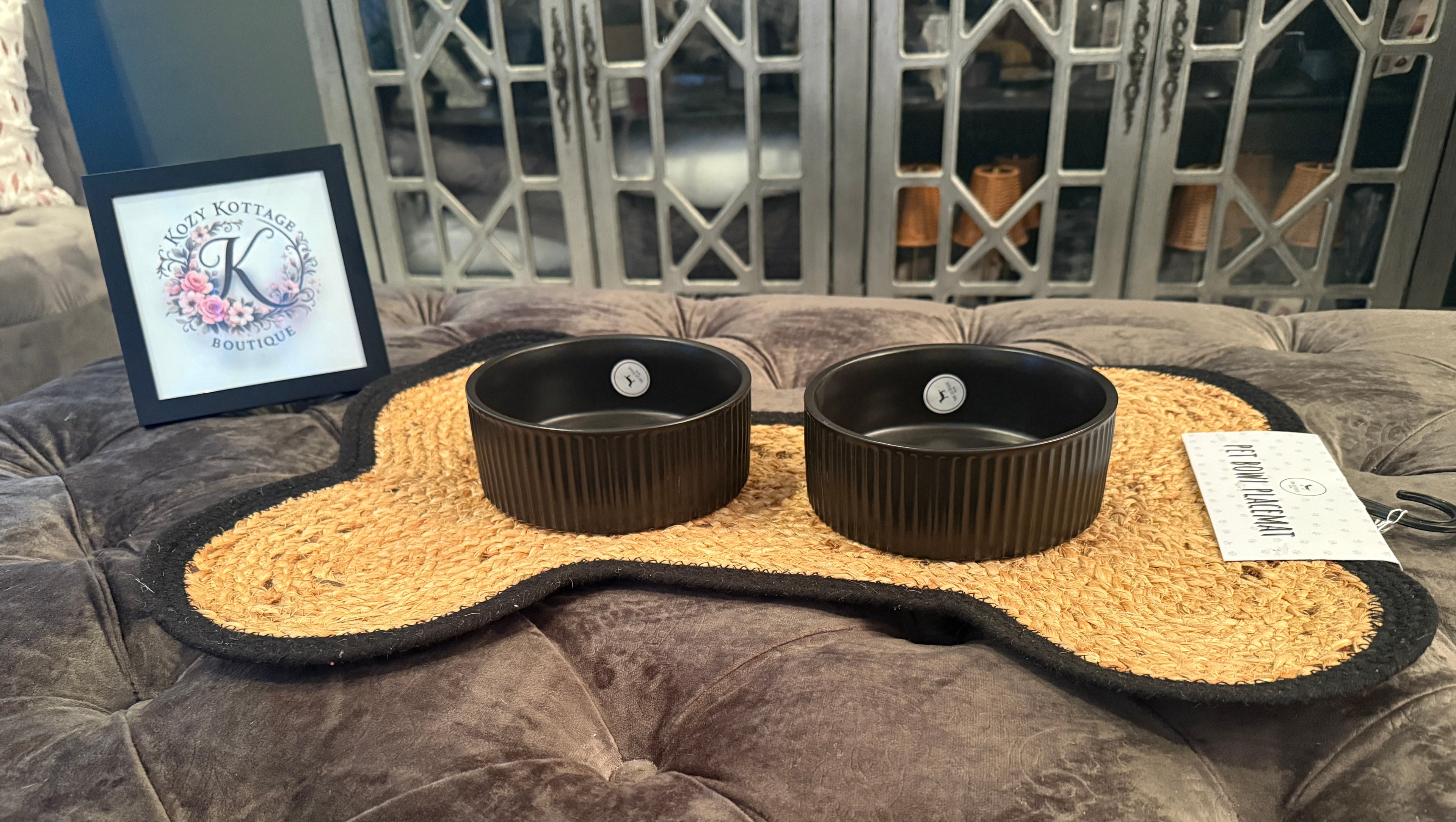 Jardin Ribbed Pet Bowl Collection – Modern Matte Exterior  Black