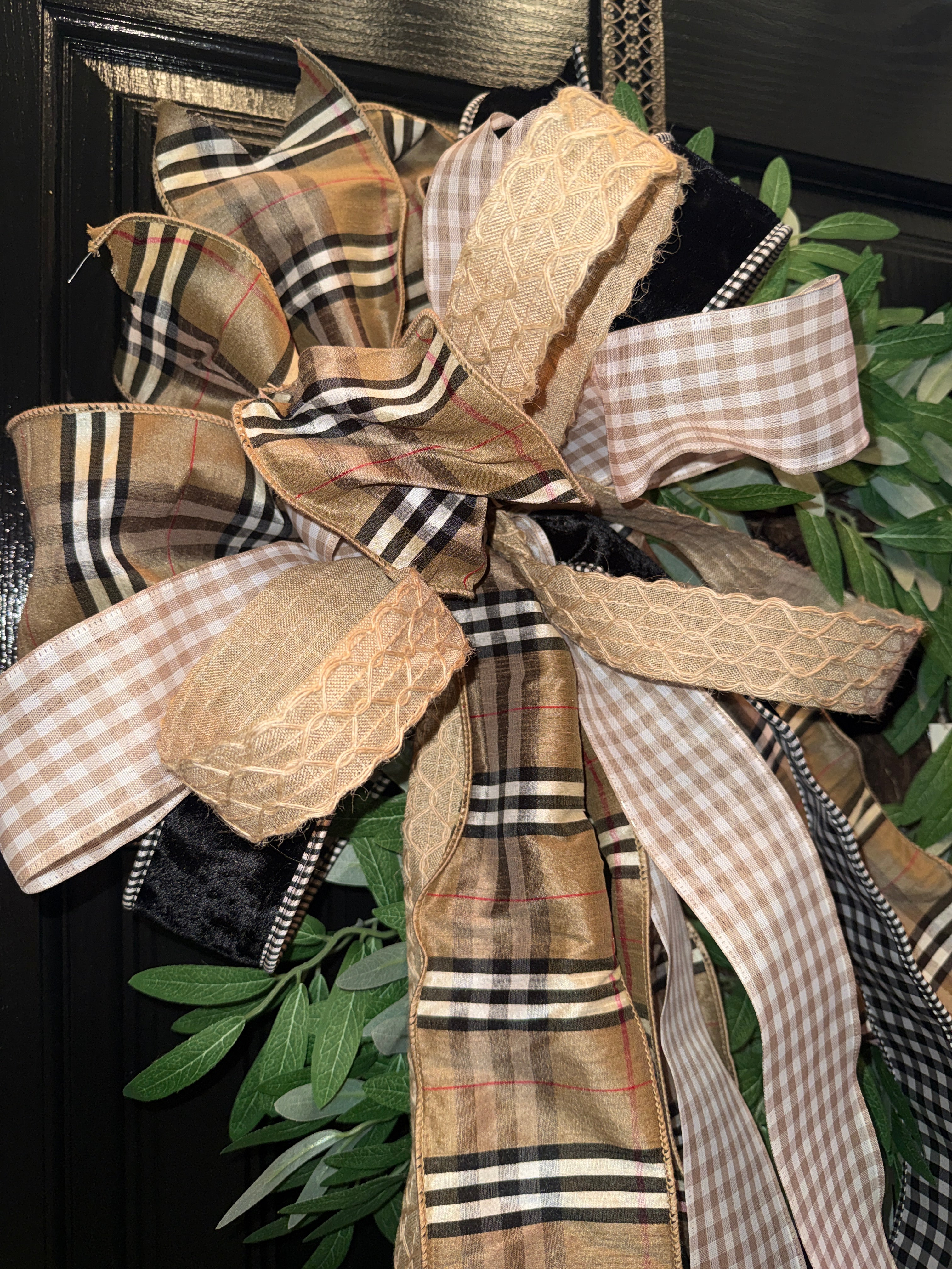 (Burberry-Inspired)

Classic Plaid Elegance Wreath 🤎