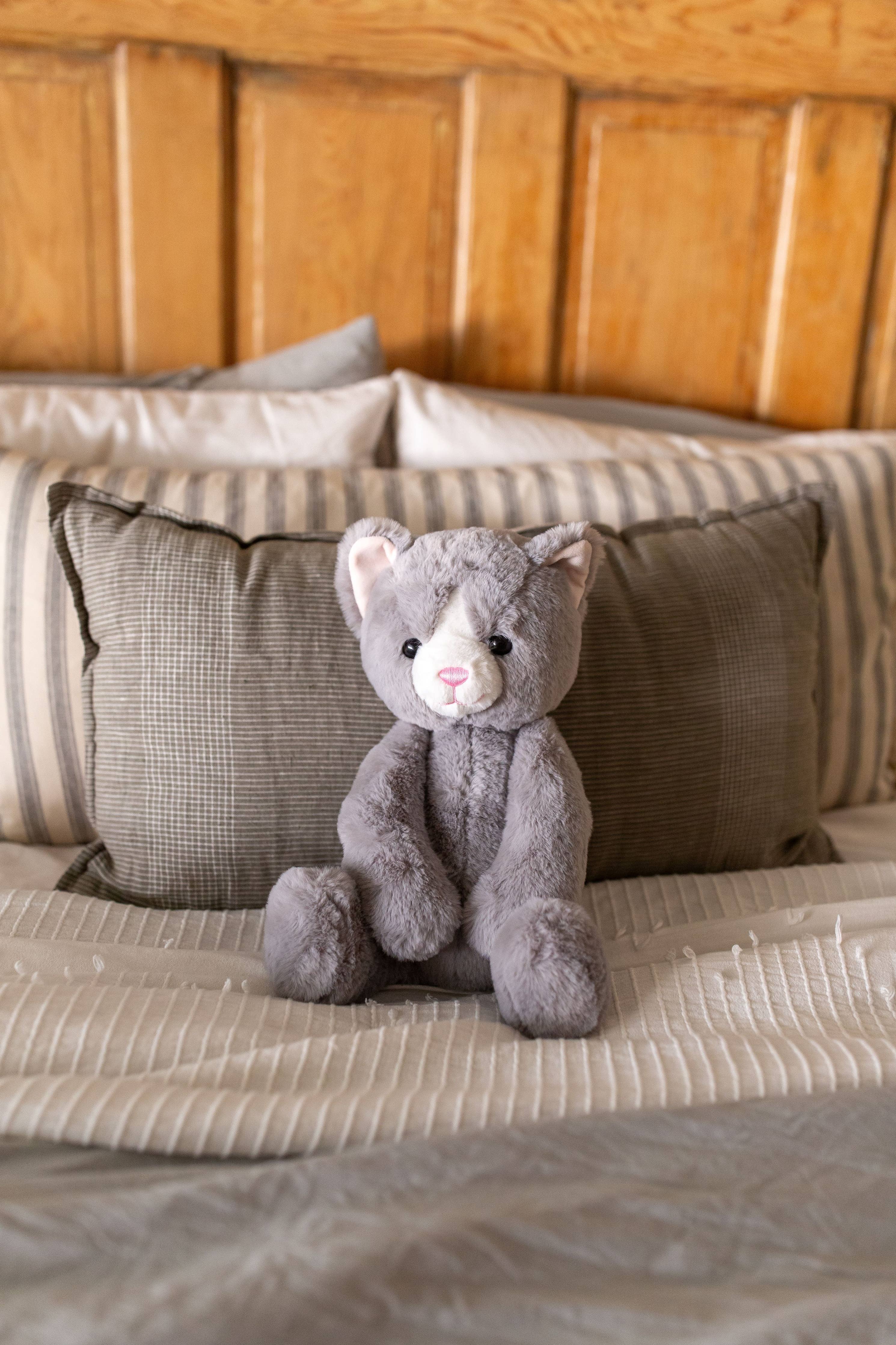 World's Softest Lushee 16 inch - Karing Kitten Gry Plush Toy