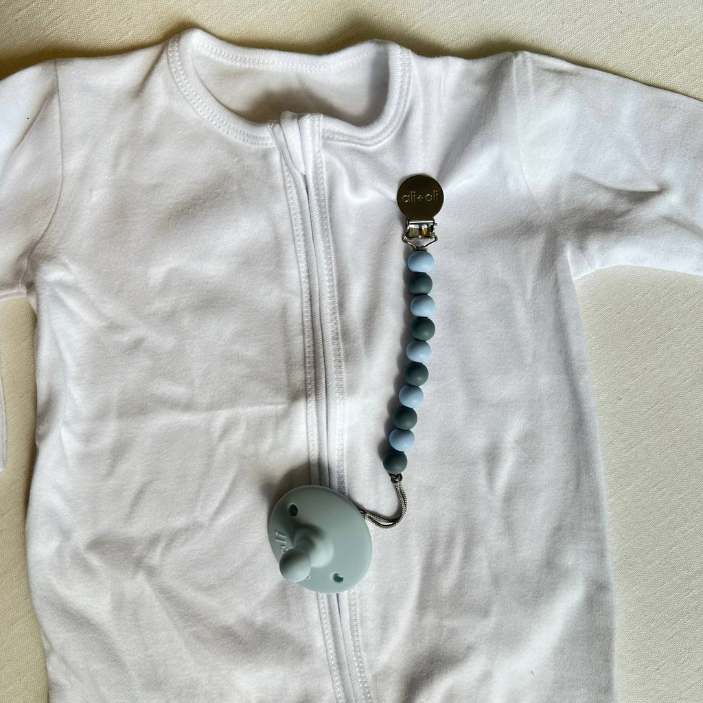 Ali+Oli Silicone Pacifier Clip (Iron)